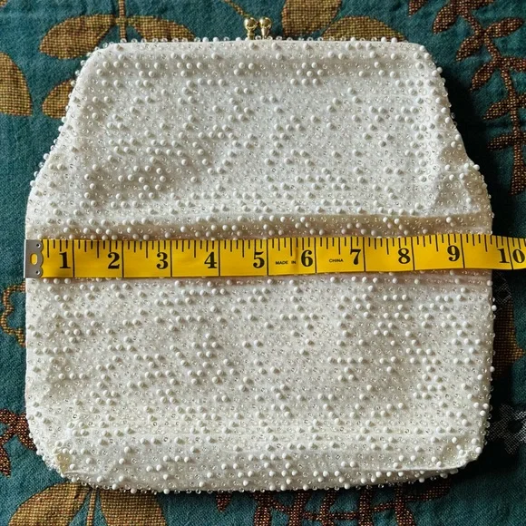 Vintage embellished clutch and earring set - Picture 7 of 15